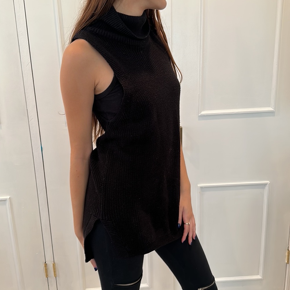 Tank sweater